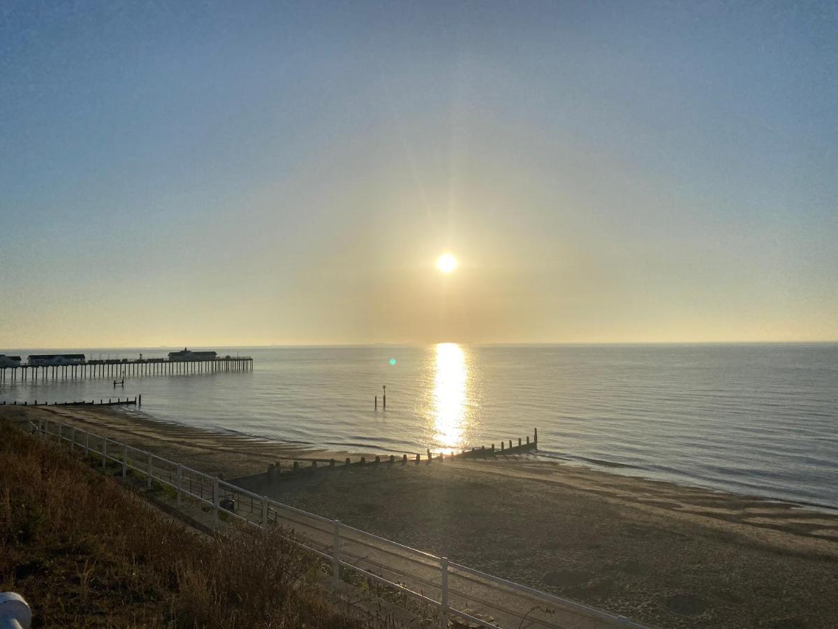 הוילה Northcliffe, Southwold Seafront Sleeps 14 מראה חיצוני תמונה