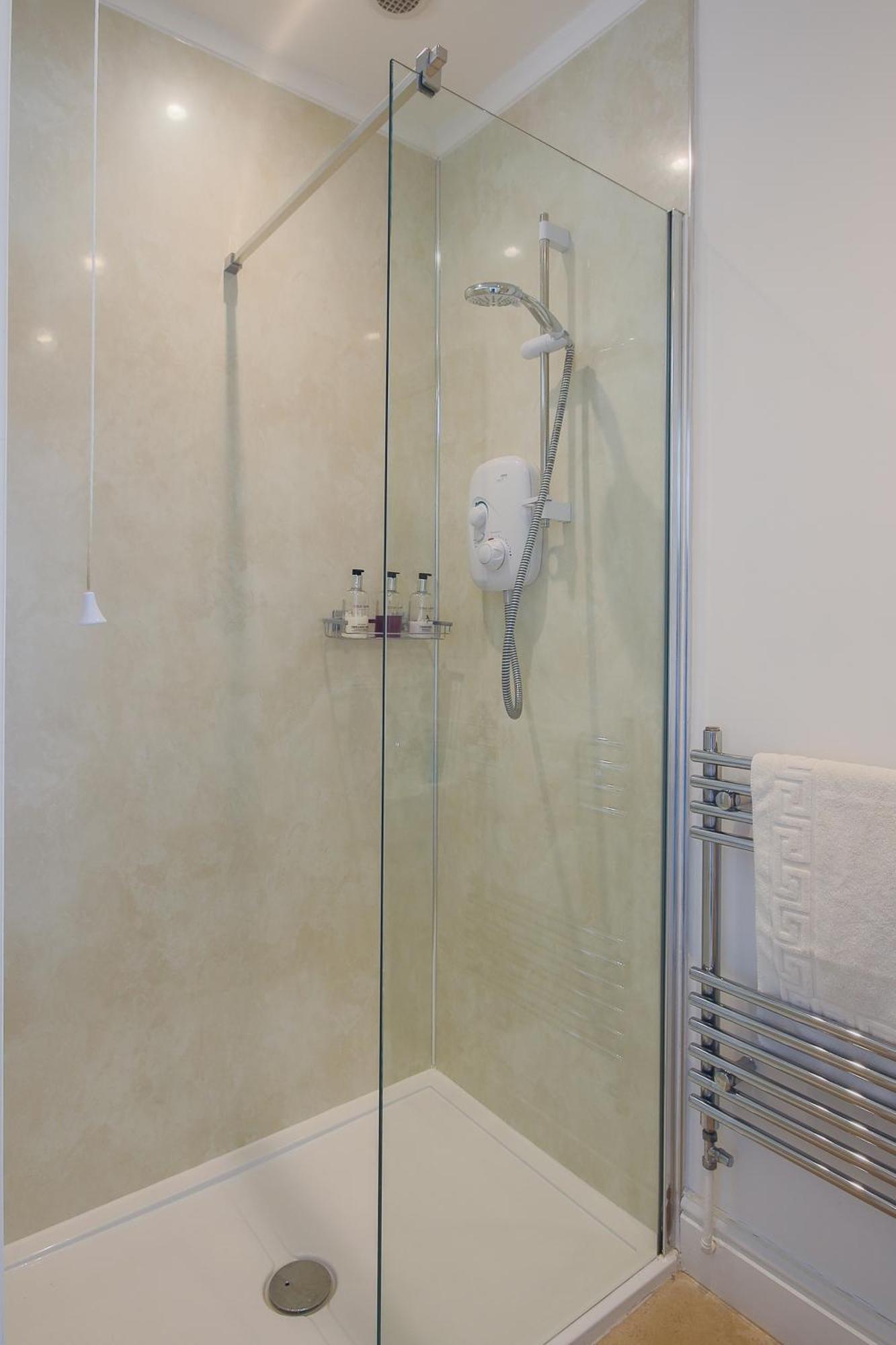 הוילה Northcliffe, Southwold Seafront Sleeps 14 מראה חיצוני תמונה